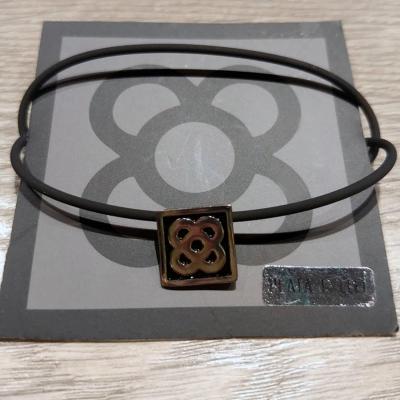 Collar con el colgante de la baldosa de Barcelona