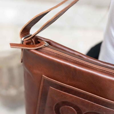 Bolso piel baldosa de Barcelona