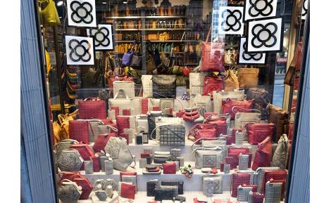 ¡Los auténticos diseños con las baldosas de Barcelona sólo los encontrarás en Calpa! 